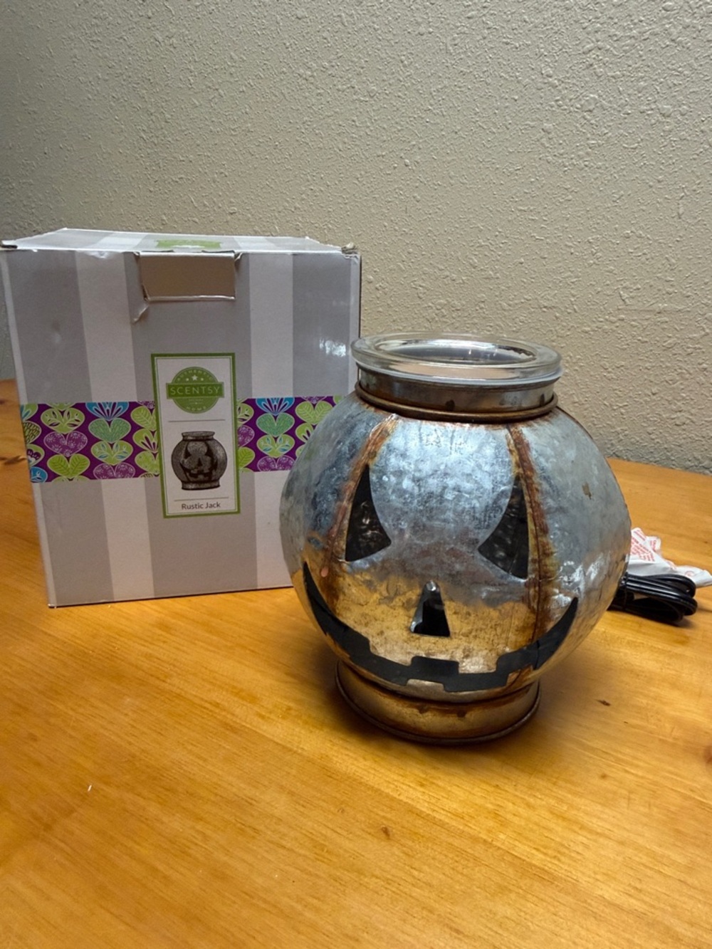 Scentsy Rustic Jack Metal Pumpkin Warmer